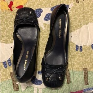 Navy Antonio Melani heels